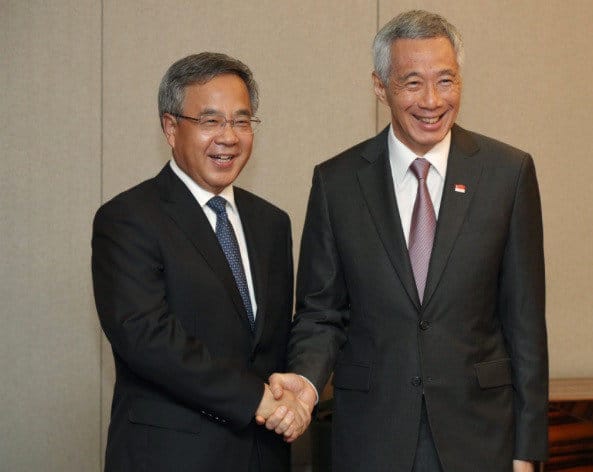 新加坡李显龙总理会晤中国国务院副总理，重申新中友好经济合作！